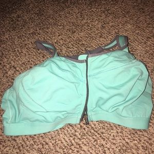 Victoria’s Secret Sport 38D sports bra